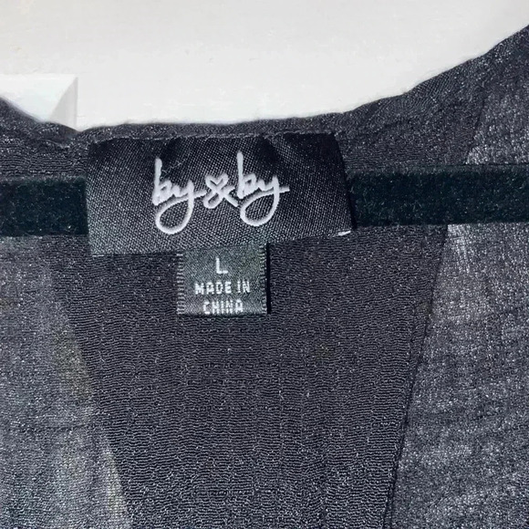 By & By Women’s Large Tank Top - Picture 4 of 5